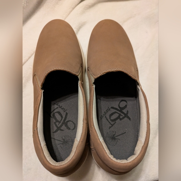 OTBT Camile shoe sz 8.5 tan - Picture 2 of 9
